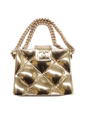 Chanel Quilted Bag Motif